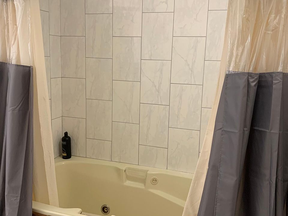 Jetted tub main floor bathroom