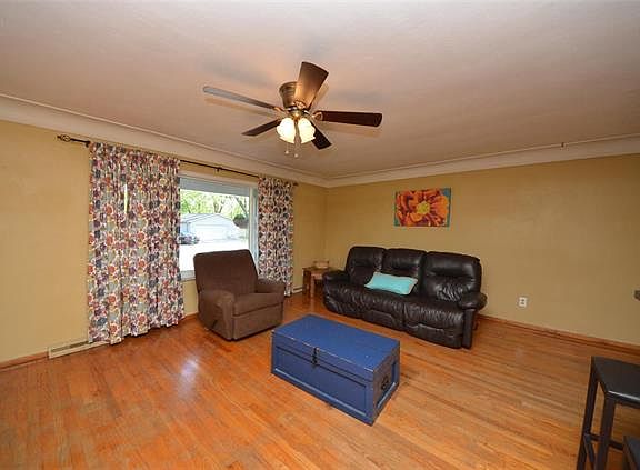2nd image of 208 Hollandia Dr
