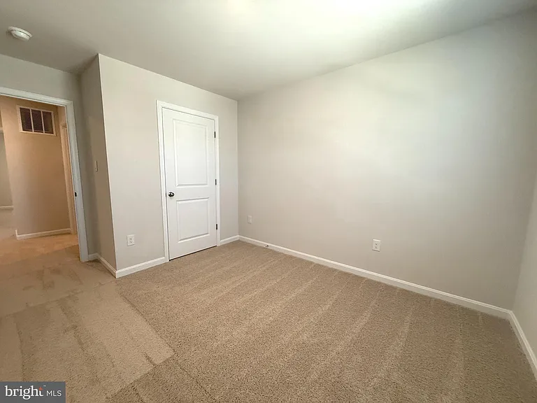 223 Orpington Dr — Photo 9