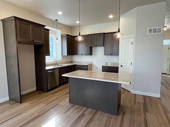 3rd image of 840 W Nova Way