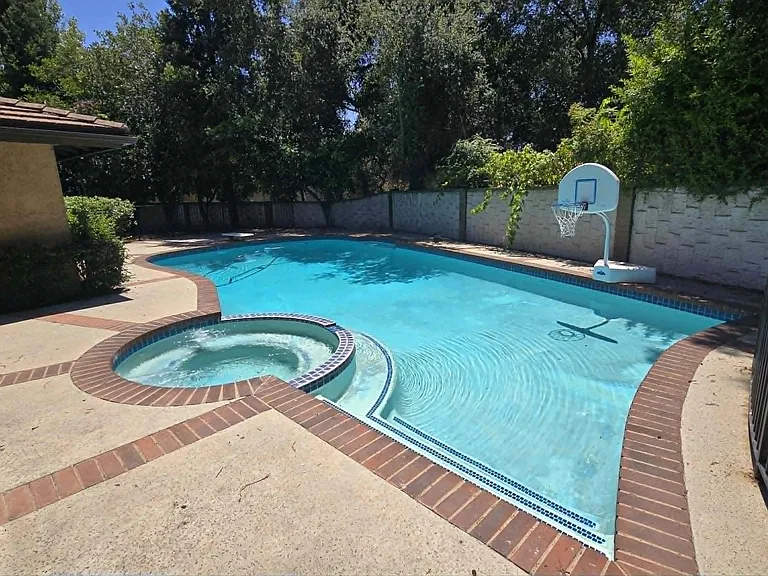 740 Katherine Ln — Photo 10