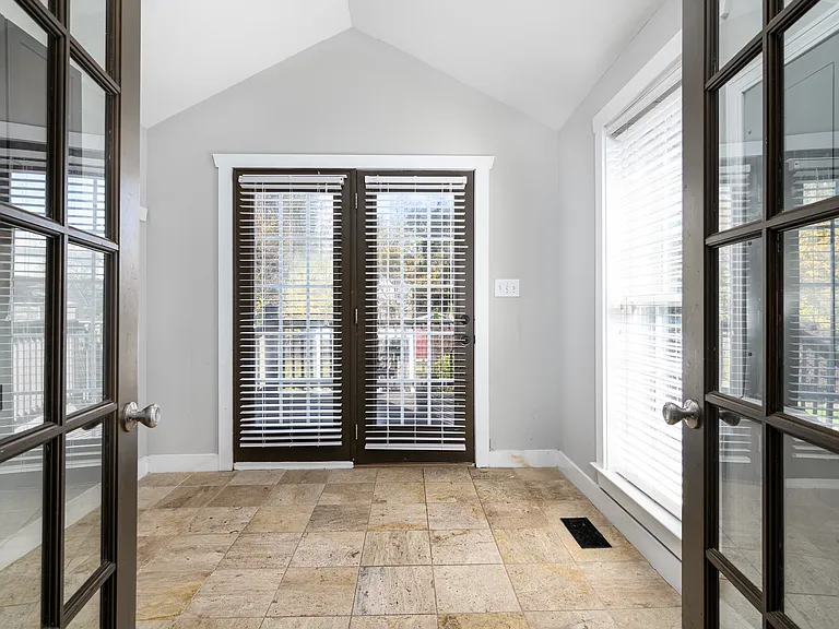 327 Mill Rd — Photo 15