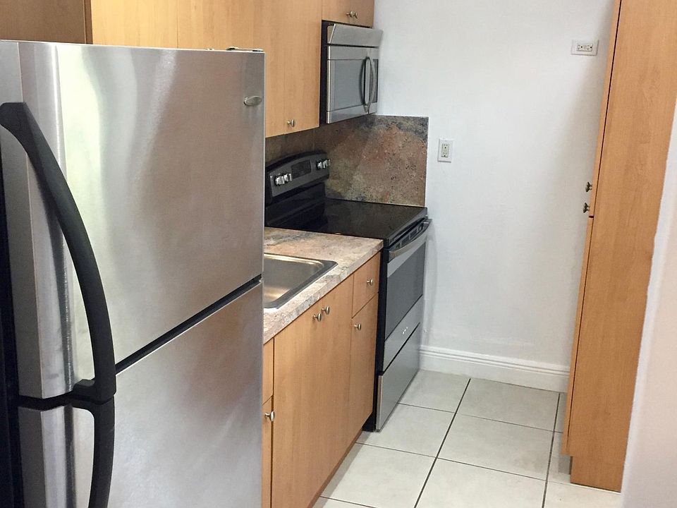 1st image of 645 NE 121st St APT 205