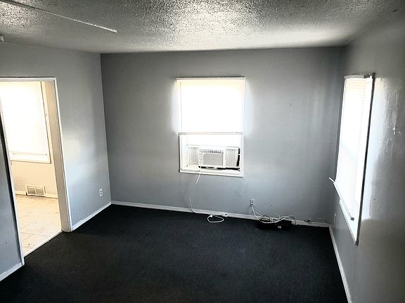 3rd image of 9516 Charlotte St