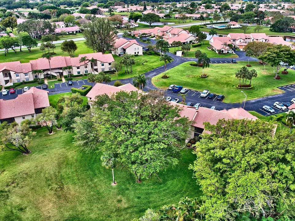 6051 Parkwalk Dr