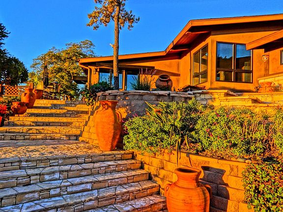 2nd image of 445 Sunrise Dr E