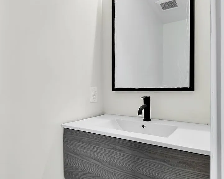 1504 N Capitol St NW #302 — Photo 8