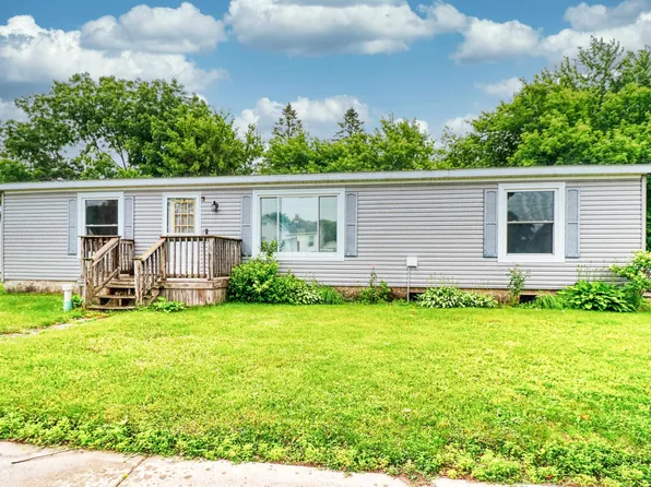 216 Erie Ave, Oconto, WI 54153
