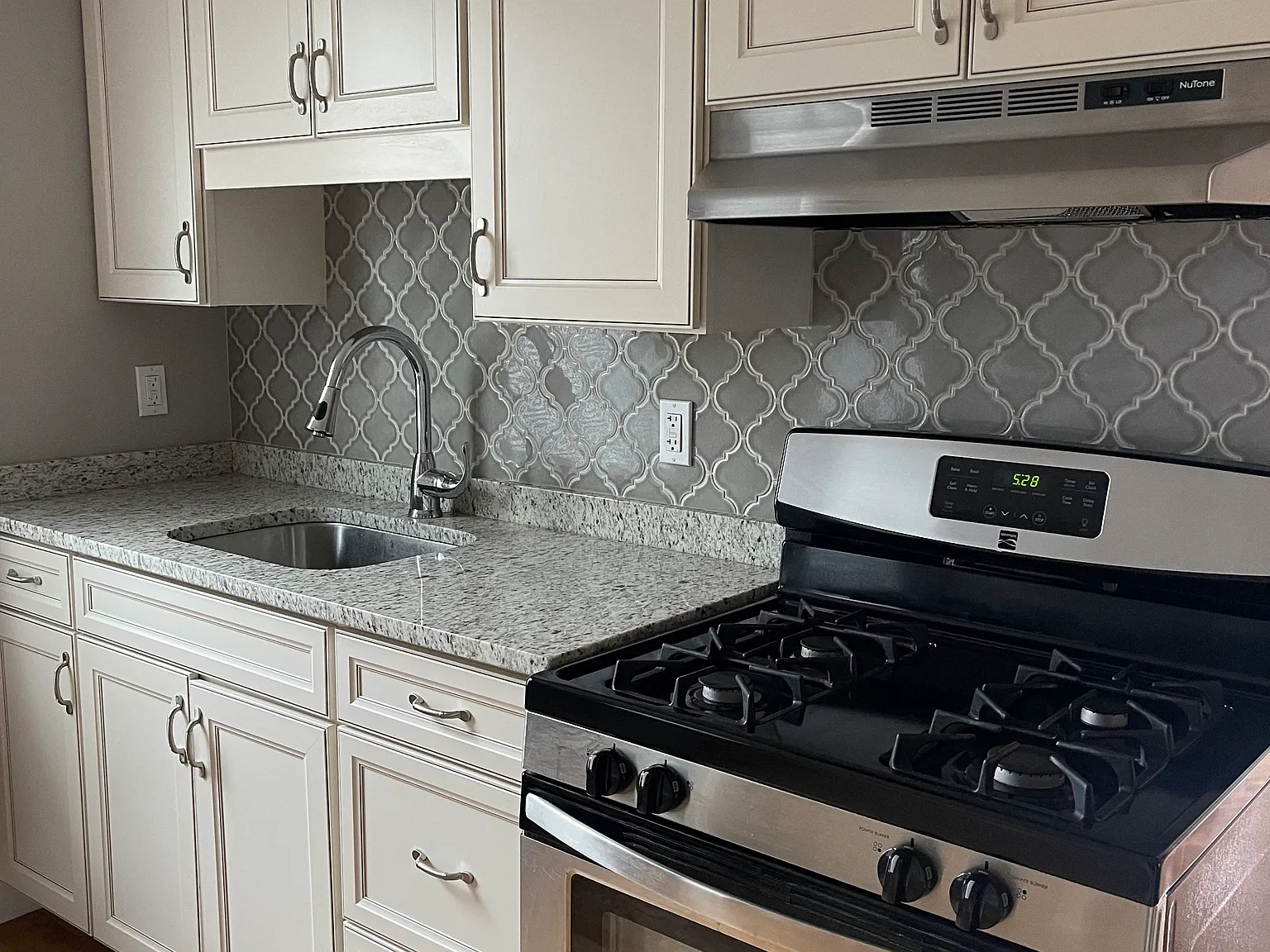 2 bed, $2,500 — Photo 2