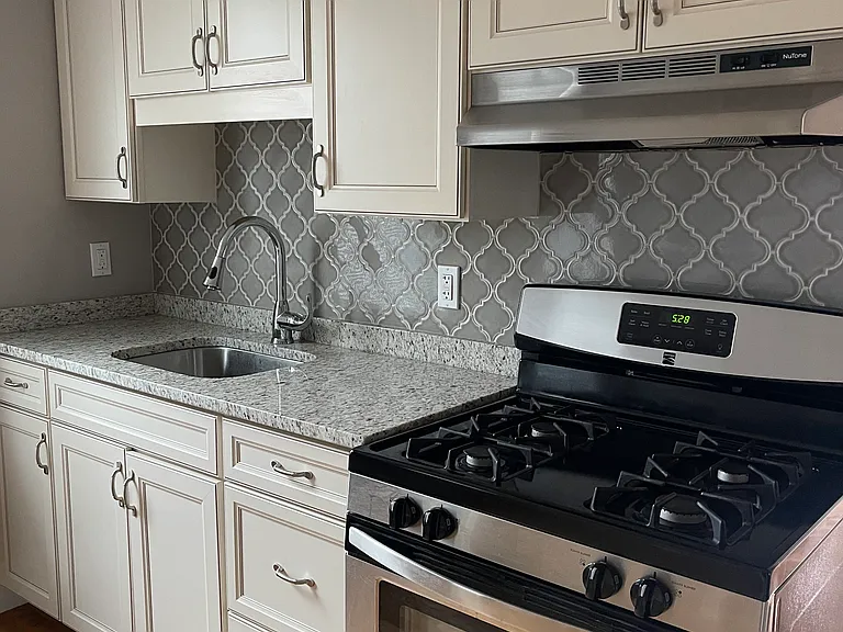 52 Valley St #1A — Photo 2
