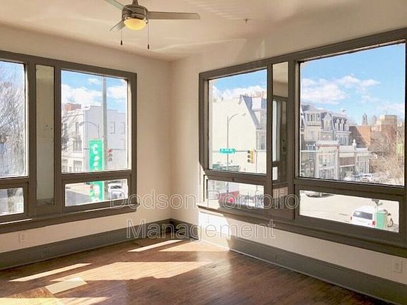 2nd image of 300 E Grace St Unit 201