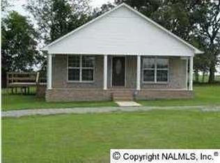 11 Robinwood Dr, Fayetteville, TN 37334