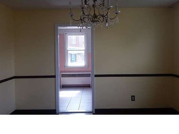 5th image of 7013 Oxford Ave