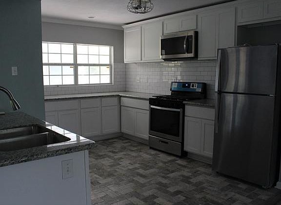 4th image of 4516 Mark Twain Dr