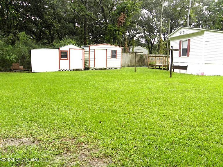 18265 Robin Oaks Dr — Photo 35