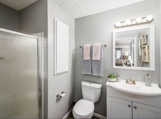 3622 Sunrise Lake Cir, Columbus, OH 43219