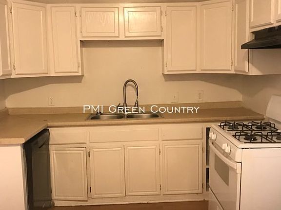 3rd image of 509 E Zion St