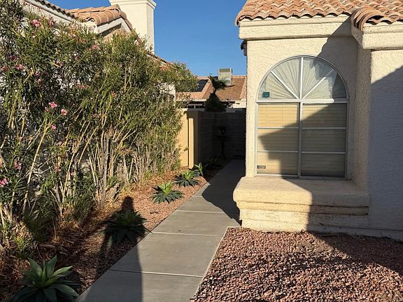 3rd image of 7041 Harbor View Dr