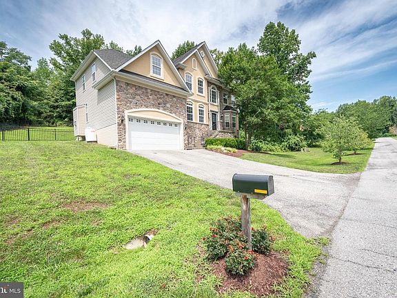 3rd image of 5034 Barrington Ln