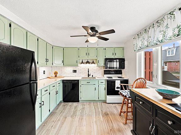 4th image of 25 Stoneledge Ct