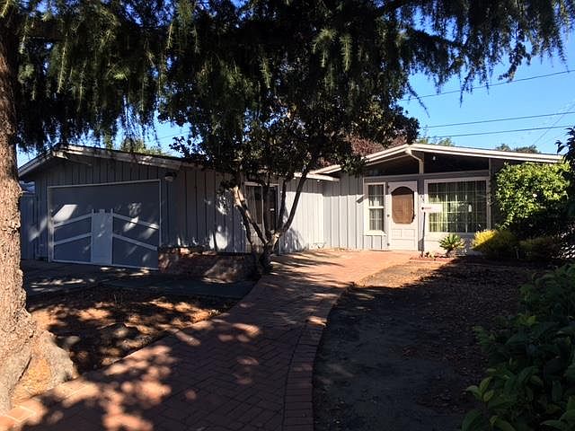 2nd image of 763 Lakewood Dr