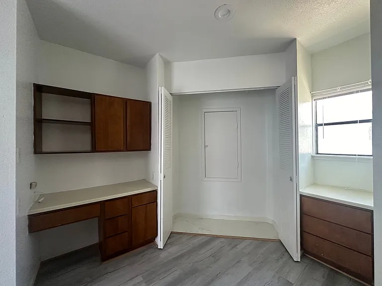 7901 Cambridge St — Photo 39