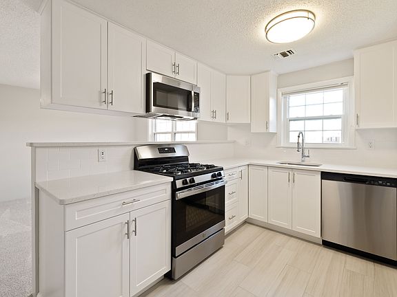 2nd image of 2 Bedford Rd #12