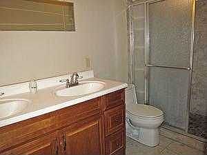 4th image of 7412 N Heathcliff Ave