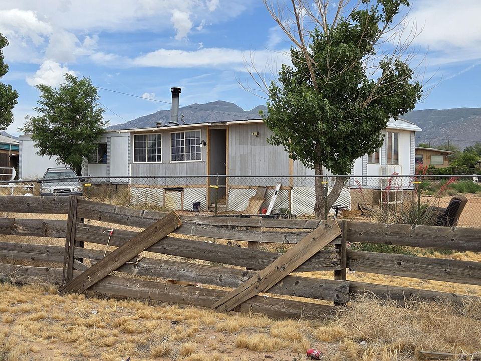 1st image of 5 Meadowlake Ln