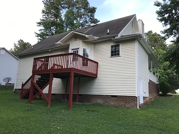 Large backyard with 12x12 deck