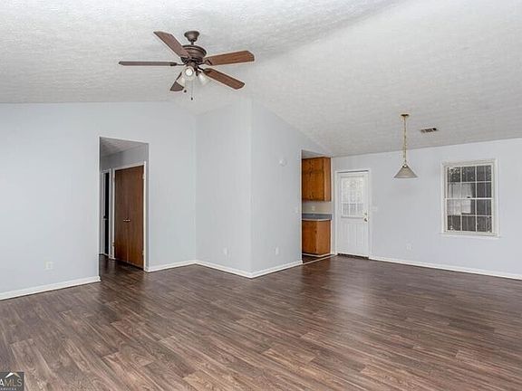 5th image of 105 Valley Ct