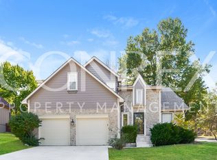 11043 W 109th St, Overland Park, KS 66210