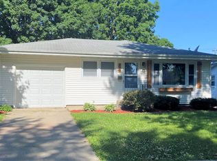 830 Woolf Ct, Rochelle, IL 61068