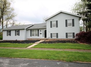 6382 Brookhill Dr, Garfield Heights, OH 44125