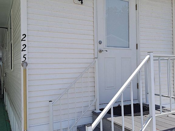4th image of 5905 NE Cubitis Ave #225