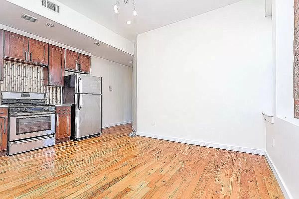 1st image of 591 Franklin Ave #9CN