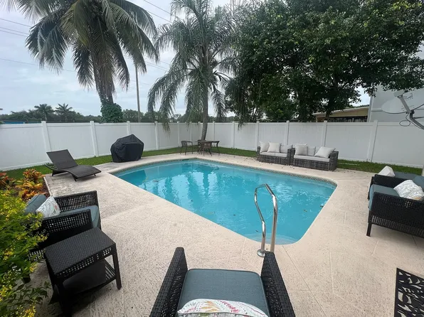 9044 Green Meadows Way, Palm Beach Gardens, FL 33418
