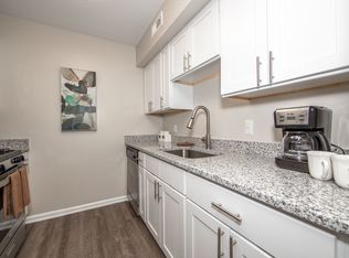 201 Tam O Shanter Blvd APT 18C, Williamsburg, VA 23185