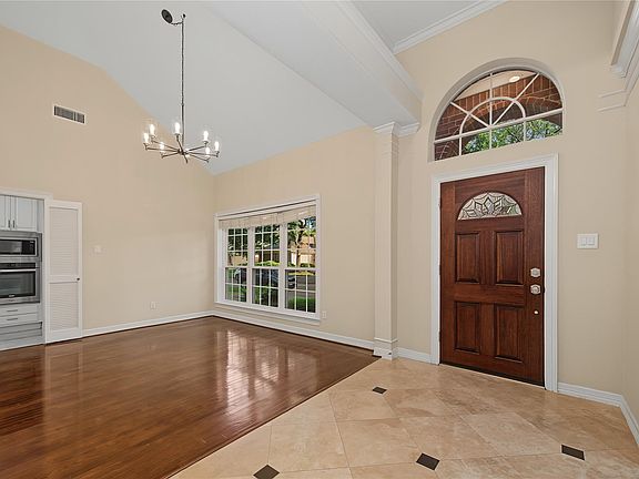 4th image of 14135 Swallowfield Dr