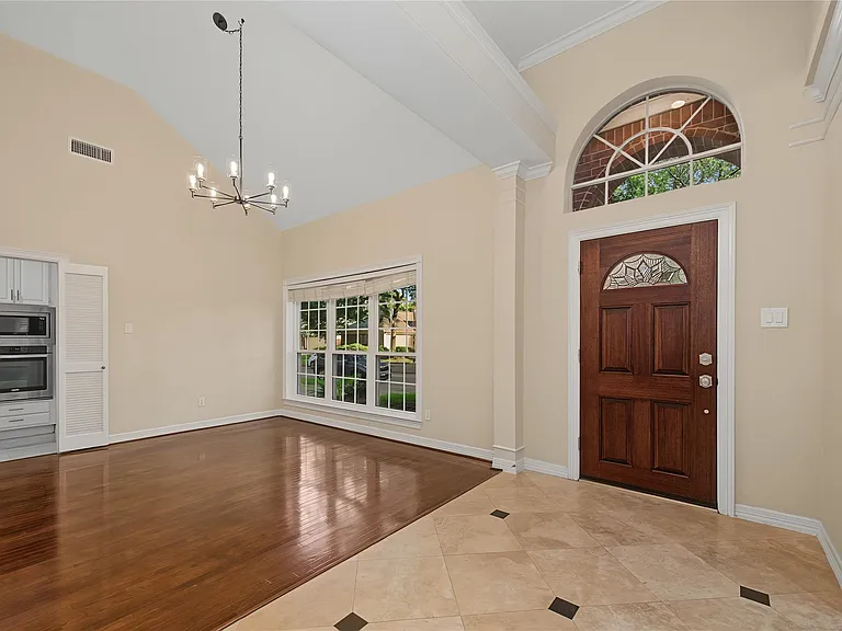 14135 Swallowfield Dr — Photo 4