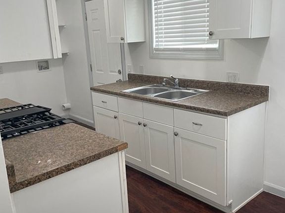 3rd image of 526 N Fries Ave #2
