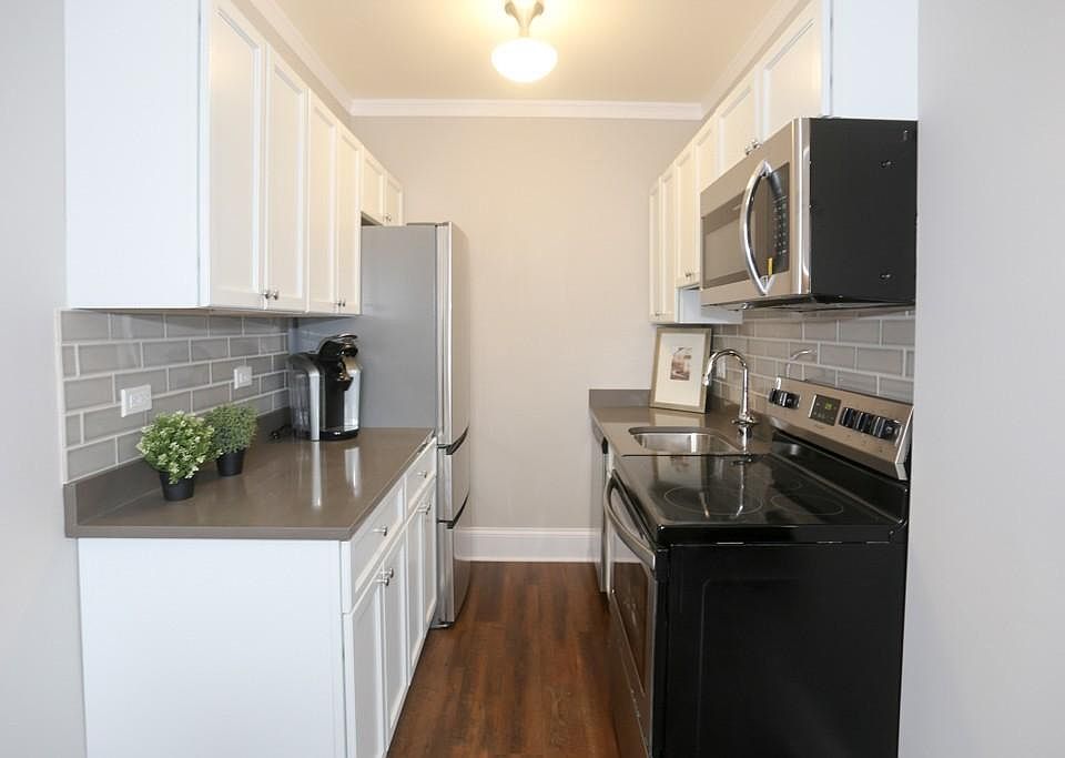 1st image of 817 W Lakeside Pl #401CC