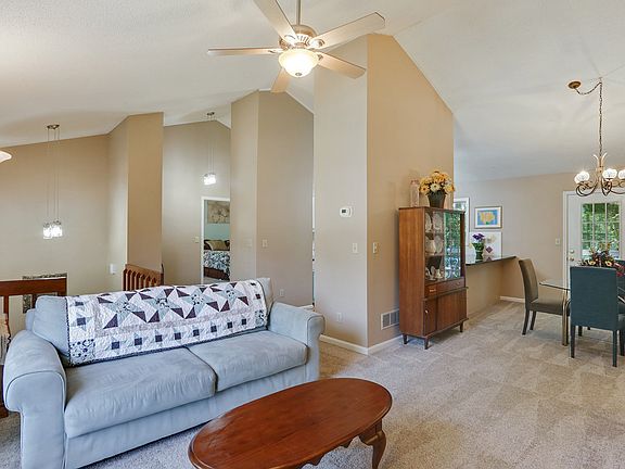 5th image of 4040 Cooper Lake Ct SE