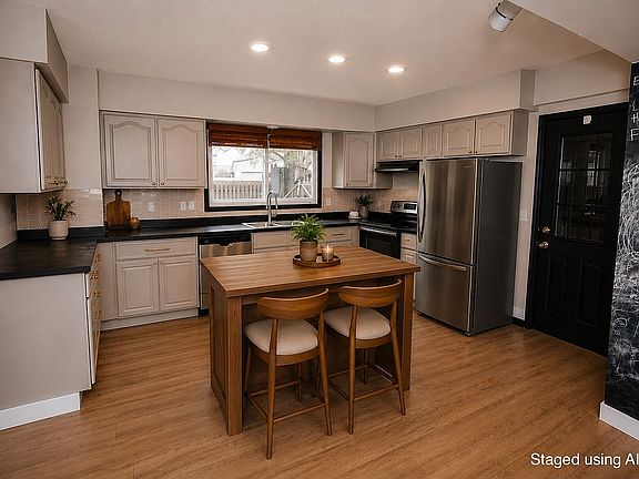 2nd image of 215 S 18th St
