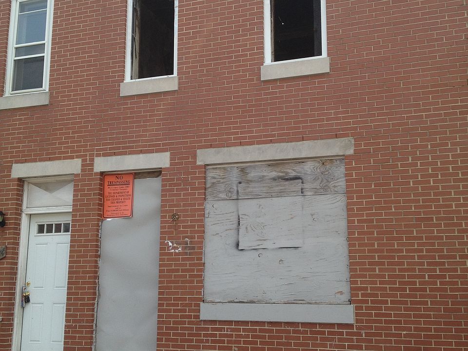 1st image of 252 E Stella St