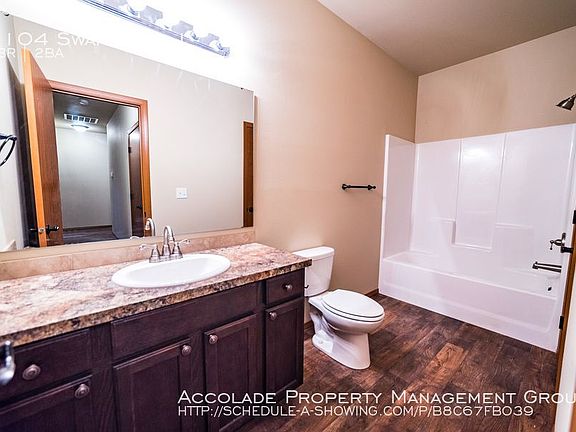 3rd image of 3104 Swan Ave #1