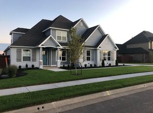 8606 W Hackberry Rd, Bentonville, AR 72712