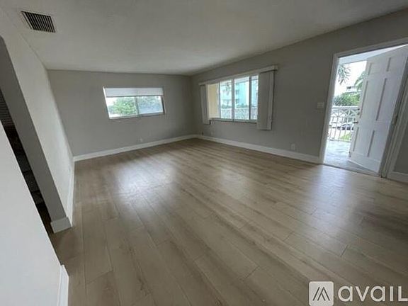 2nd image of 3201 NE 29th St Floor 3
