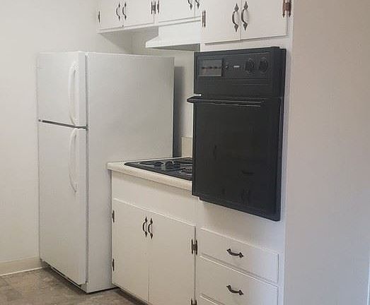 5th image of 3180 Oak Knoll Dr APT 1
