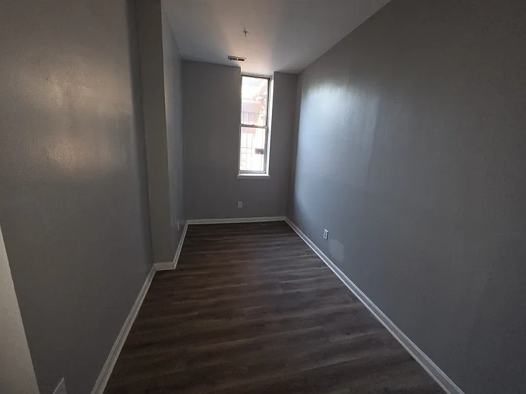 102 W North Ave #A — Photo 5